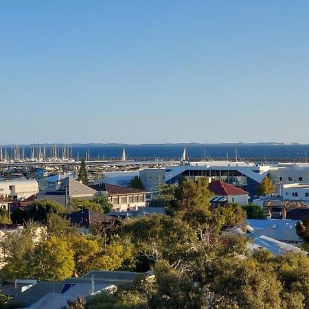 Sky High On Arundel - Central Fremantle Apartment Extérieur photo