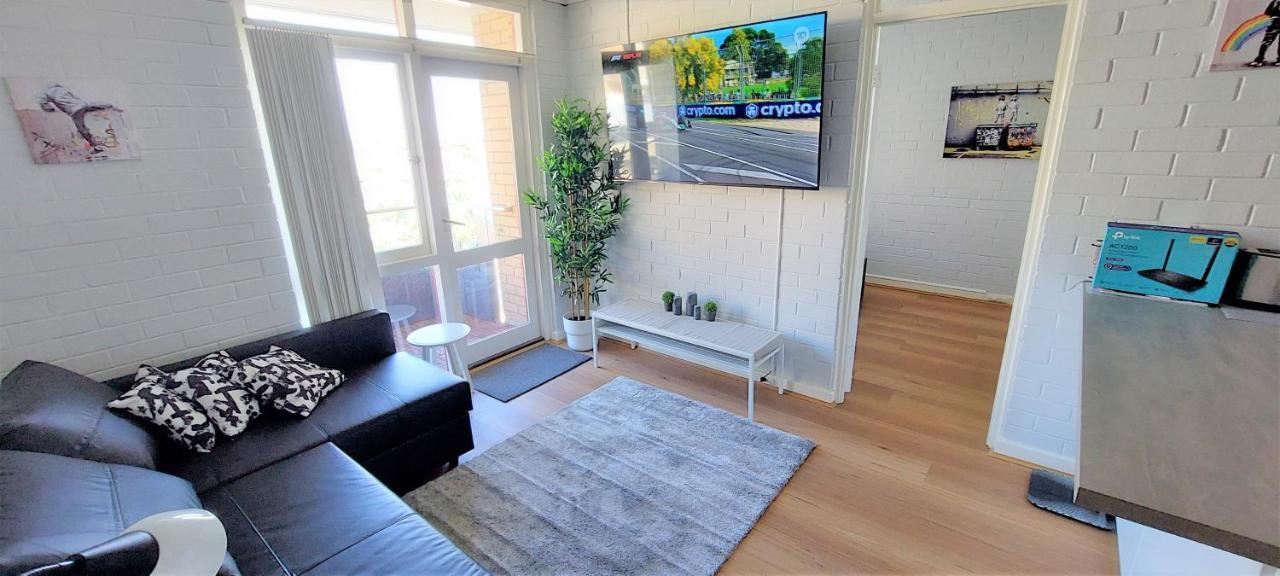 Sky High On Arundel - Central Fremantle Apartment Extérieur photo