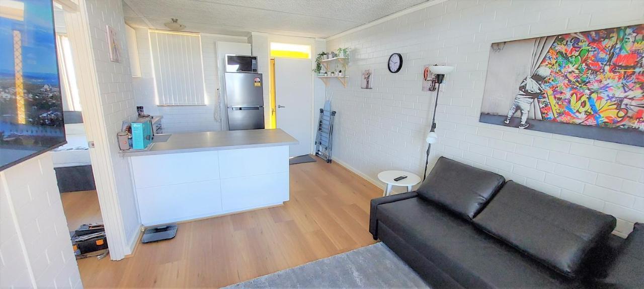 Sky High On Arundel - Central Fremantle Apartment Extérieur photo