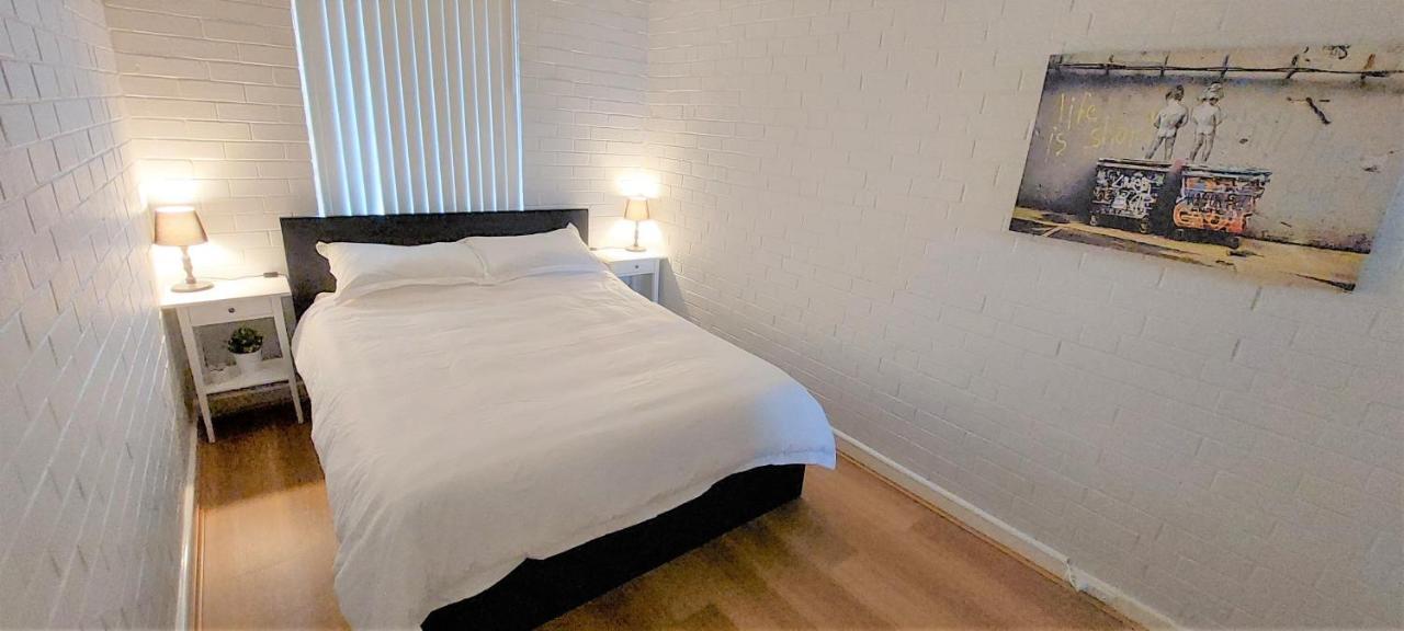Sky High On Arundel - Central Fremantle Apartment Extérieur photo