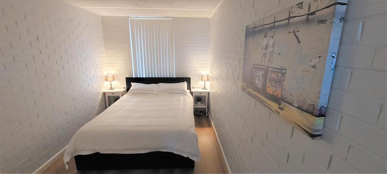 Sky High On Arundel - Central Fremantle Apartment Extérieur photo