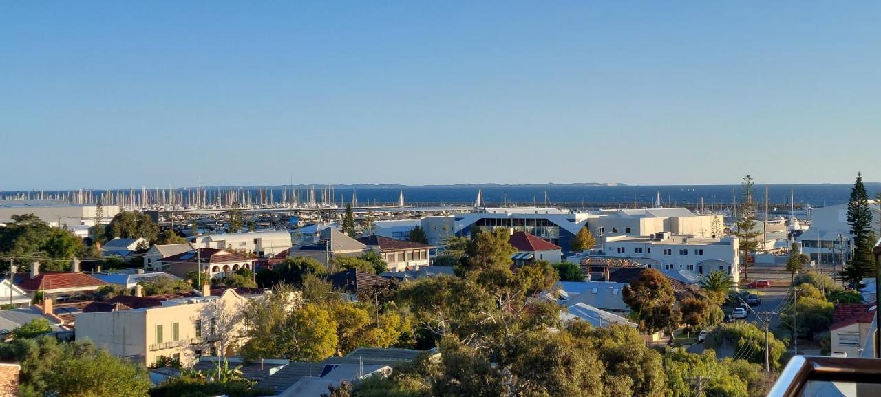 Sky High On Arundel - Central Fremantle Apartment Extérieur photo